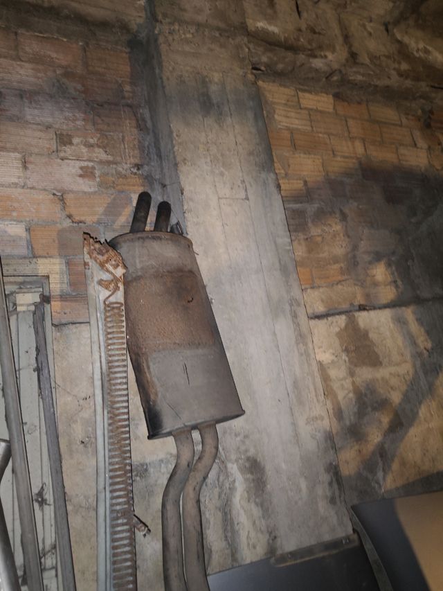 Linea de escape BMW e30 