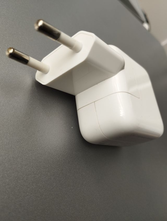 Cargador A1401 12W con cable