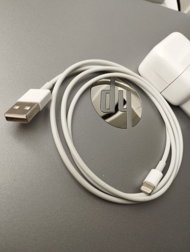 Cargador A1401 12W con cable