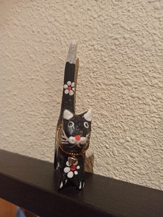 Gato porta anillos madera
