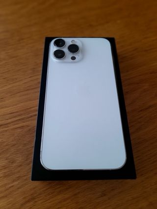 iPhone 13 Pro Max & AirPods 3 IOS 18