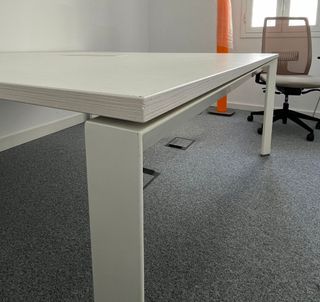 Mesa oficina OFIPRIX  reuniones multipuesto 