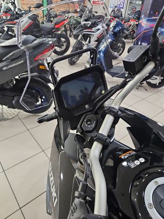 SUZUKI V-STROM 800 TECH
