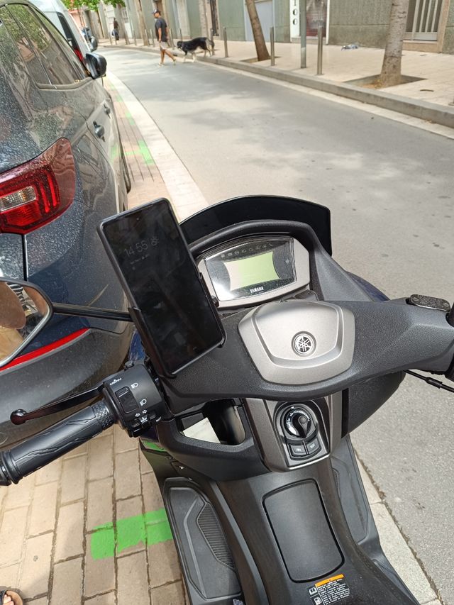 Soporte teléfono móvil moto scooter Yamaha NMAX 