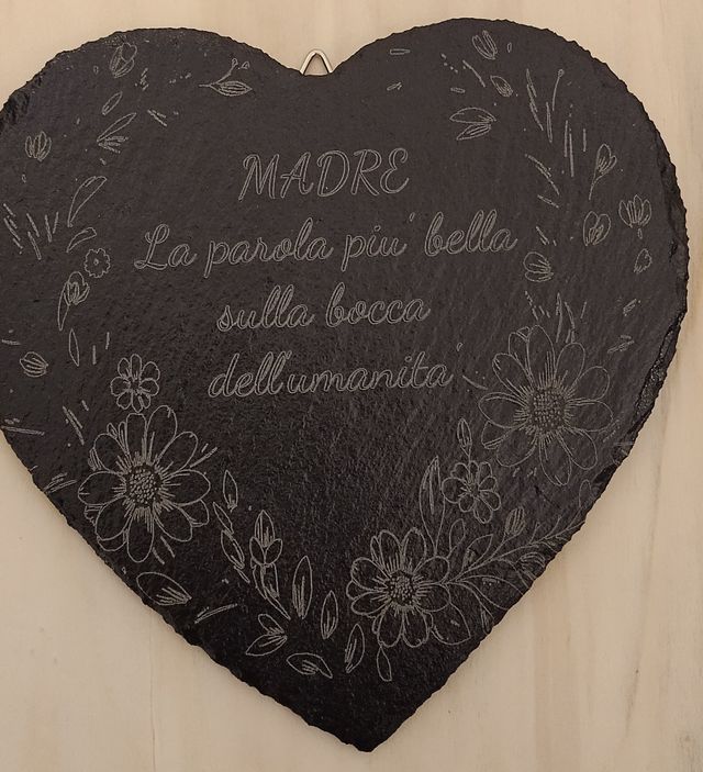 Incisione su ardesia per la mamma