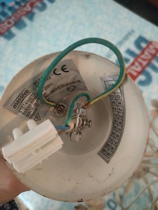 Lámpara y lágrimas de cristal