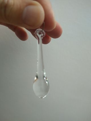 Lámpara y lágrimas de cristal