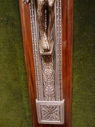 Crucifijo enmarcado en terciopelo 50años