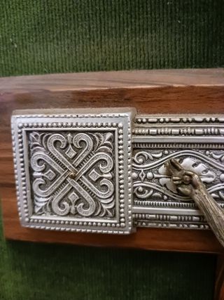 Crucifijo enmarcado en terciopelo 50años