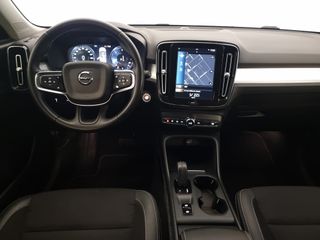 VOLVO XC40 2.0 D3 Momentum Auto