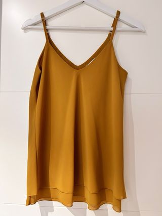 Camiseta mostaza de tirantes