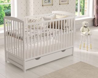 Cuna de madera y colchón de 15 cm grosor