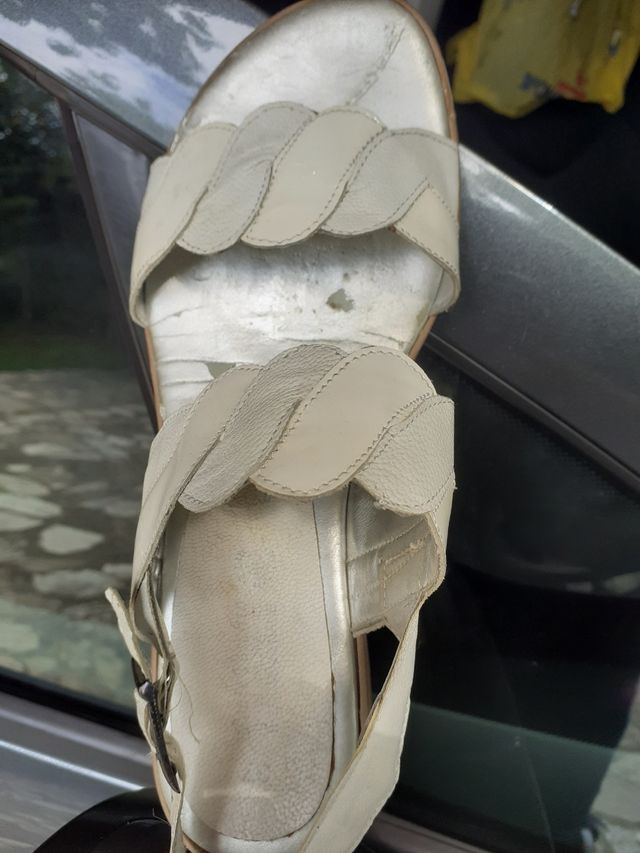 Sandalo bianco pelle