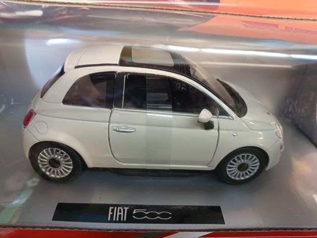 Fiat 500 Bianca 1:24