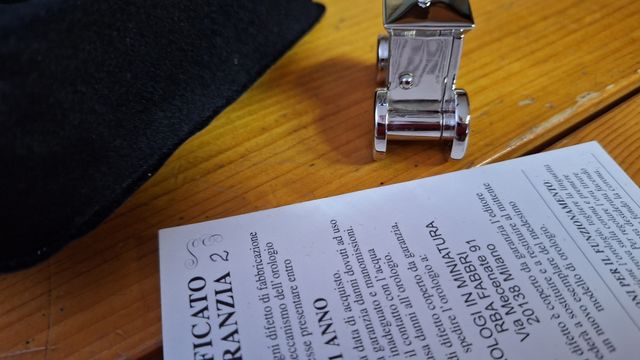 Orologio in miniatura