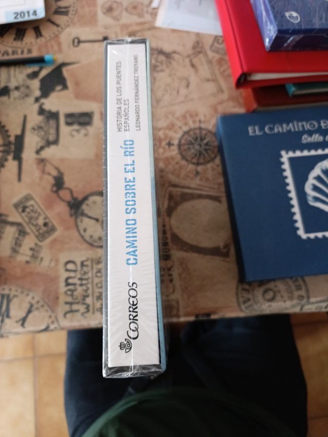 Carpeta sellos  Correos Camino sobre el Rio