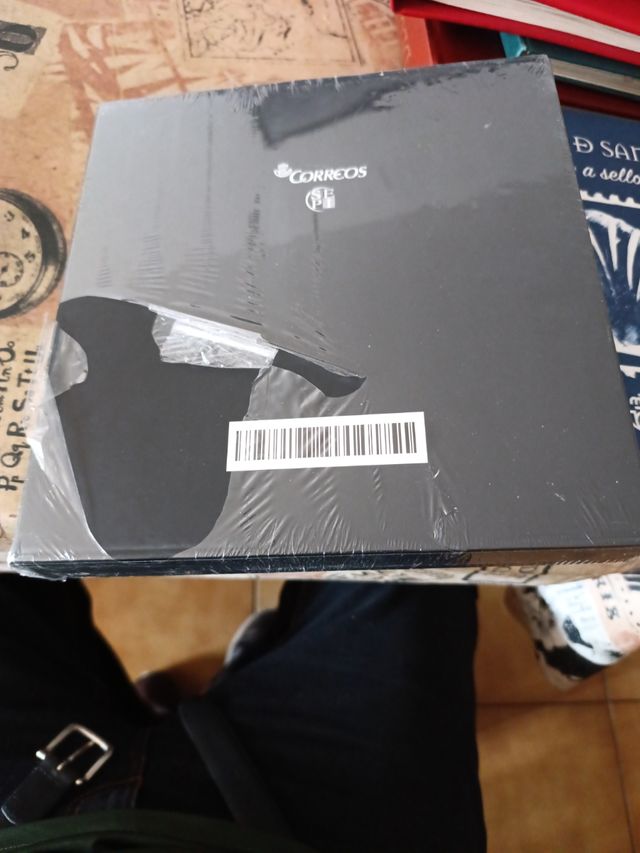 Carpeta sellos  Correos Camino sobre el Rio