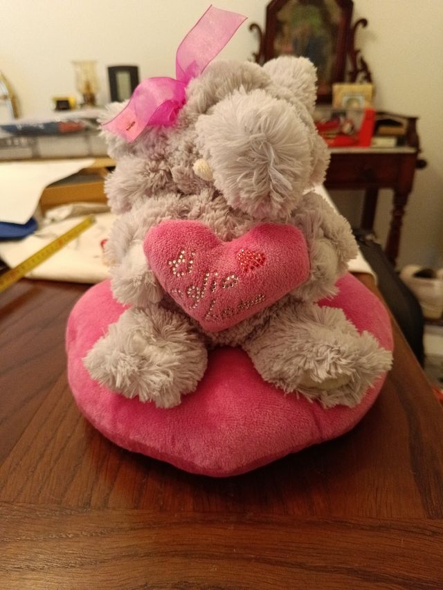 Peluche elefante su cuore