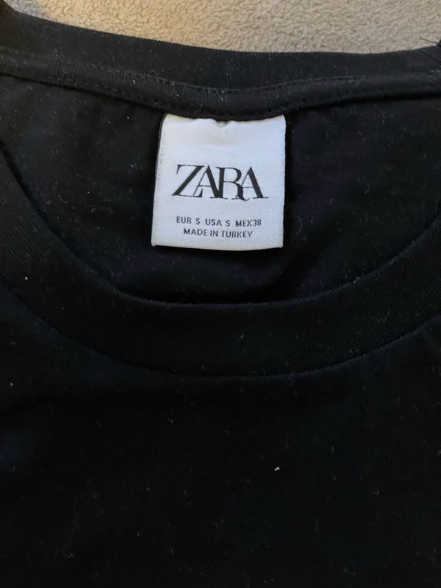 Camiseta Negra Zara