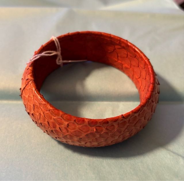 Bracciale coperto in serpente