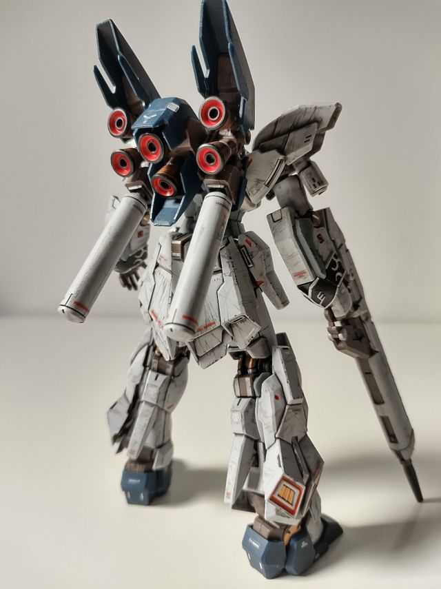 GUNDAM Sinanju Stein HG 1/144.