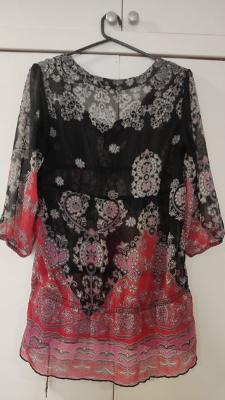 Blusa semi transparente Stradivarius