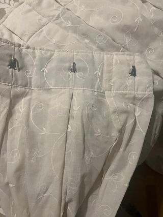 Cortina - visillo. Color blanco roto. KA Int