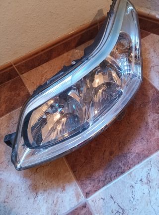 Faro delantero derecho 