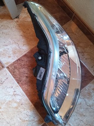 Faro delantero derecho 