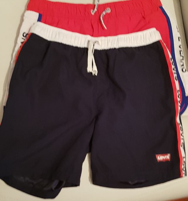 2 bañadores niño, 12 años (152 cm). Levis y Pepe.