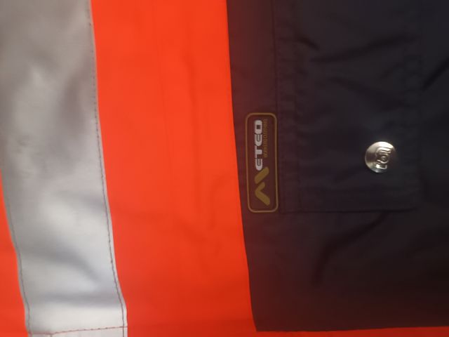 PARKA CHUBASQUERO DESMONTABLE