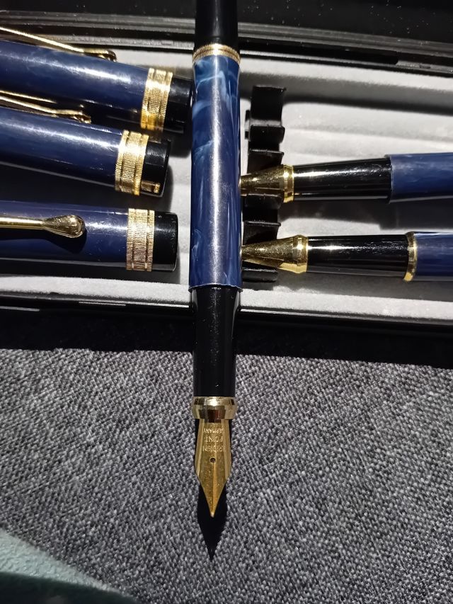 Astuccio per penne e 2 penne Iridium point Germany