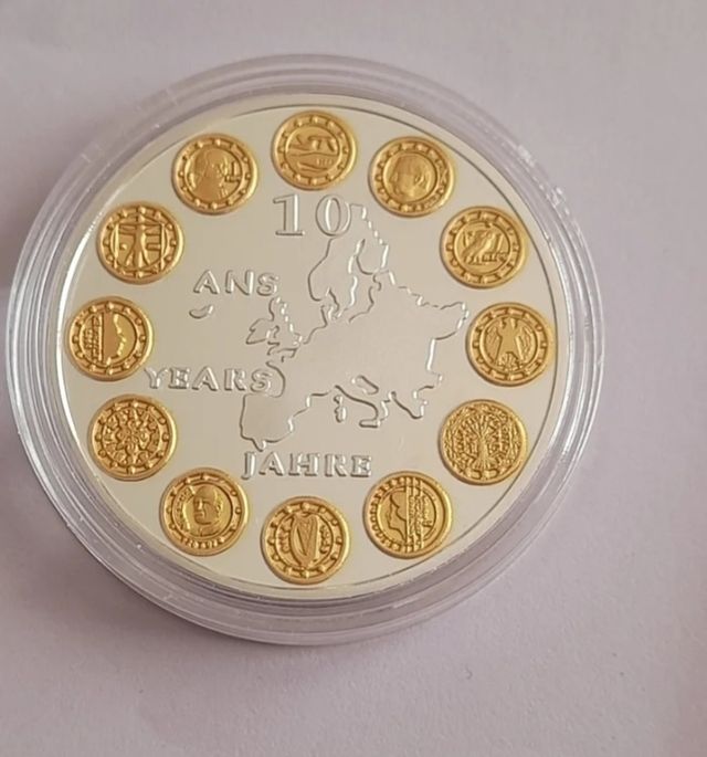 Moneta commemorativa dei 12 paesi EU