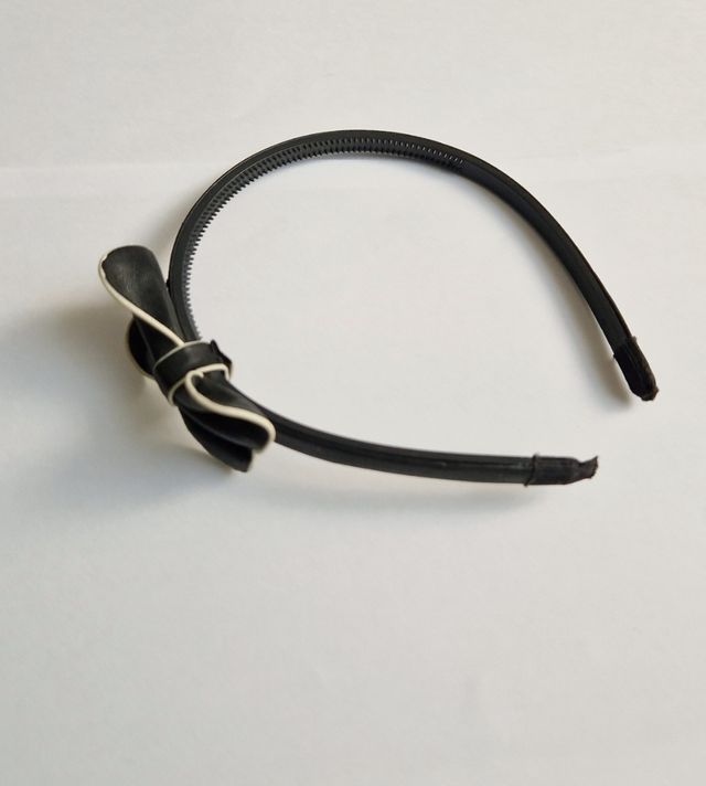 Cerchietto con fiocco in similpelle