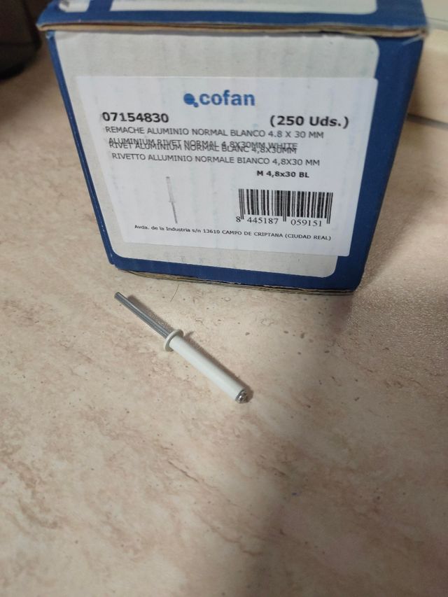 Rivetto Bianco Cofan 4.8 x 30