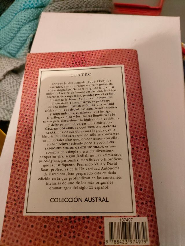 Libro 4 corazones con freno...y los ladrones somos