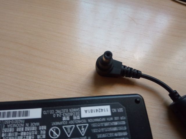 Cargador portátil FUJITSU 24V 2,65A