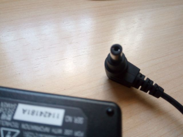 Cargador portátil FUJITSU 24V 2,65A