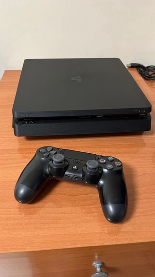 Play station 4 con 2 mandos 