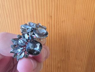 Pendientes negros con brillantes