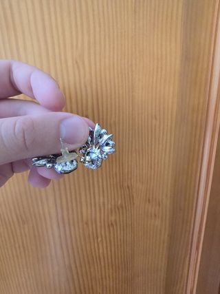 Pendientes negros con brillantes