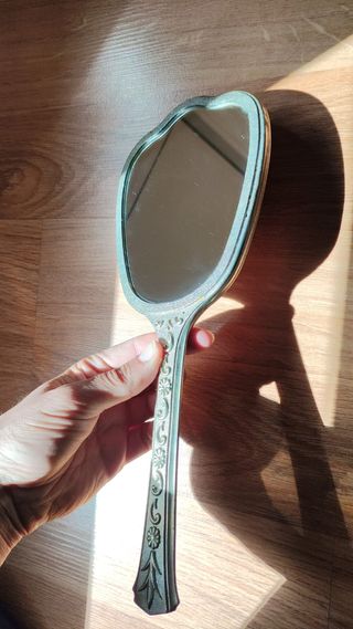 Espejo de mano antiguo