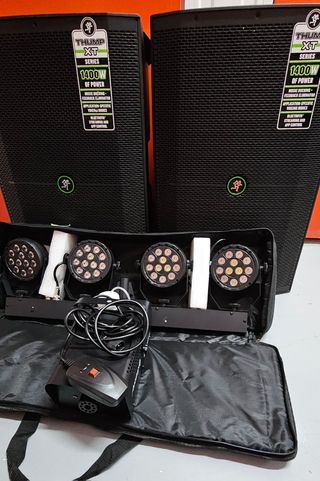 Alquiler de altavoces autoamplificados y bluetooht