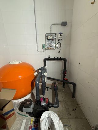 Fontanero Piscinas Climatización, Sal y Cloro