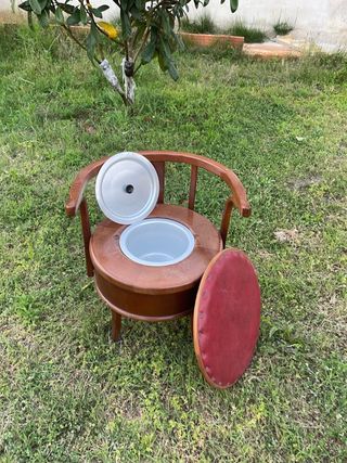 Sillón inodoro antiguo