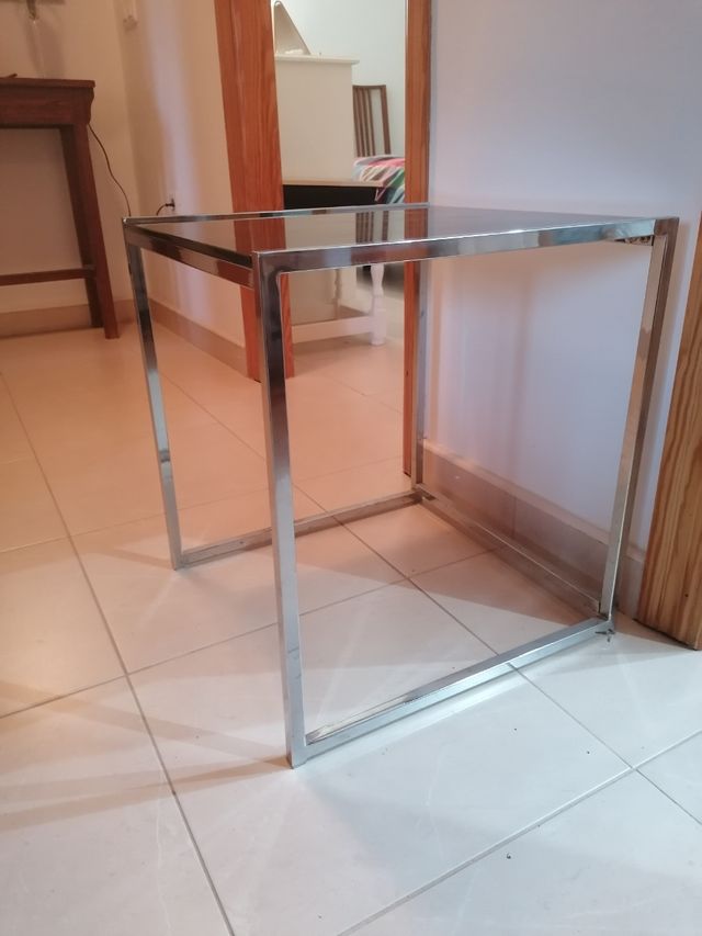 Mesa auxiliar 3 unidades.