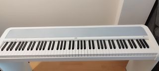 Piano Korg blanco nuevo