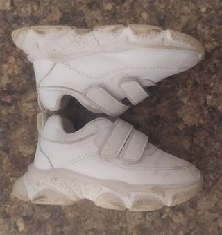 ZAPATILLAS 23