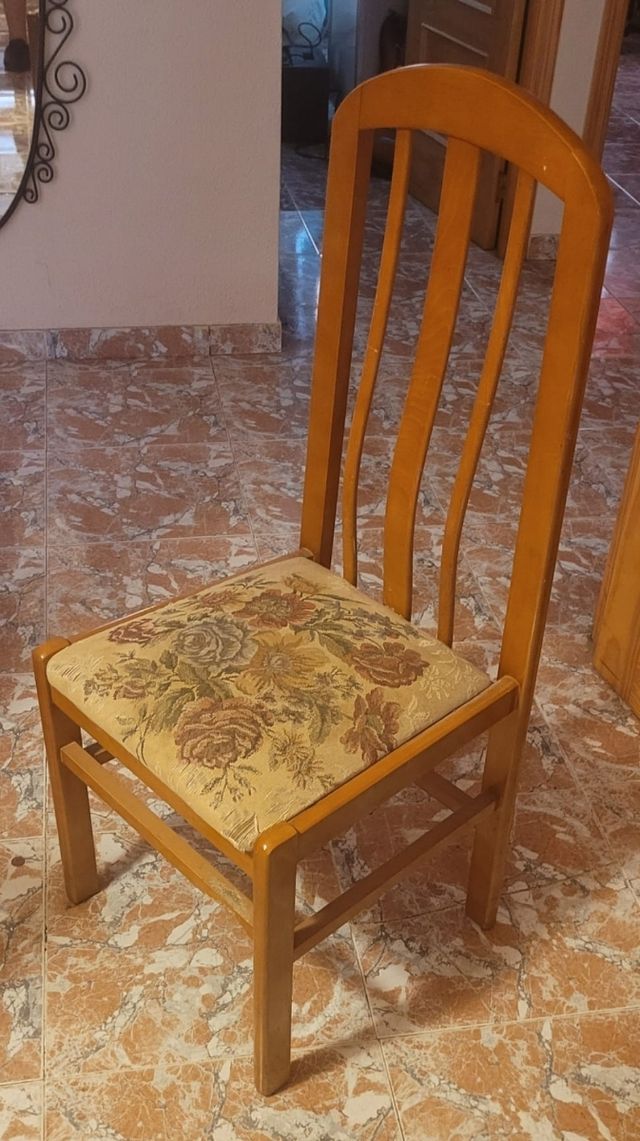 Mesa y sillas para comedor