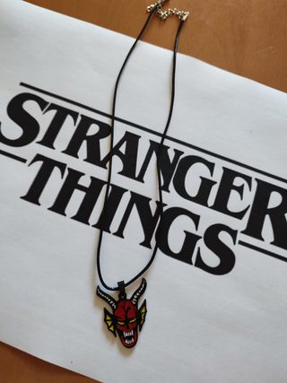 Collana Stranger Things Hellfire Club nuova